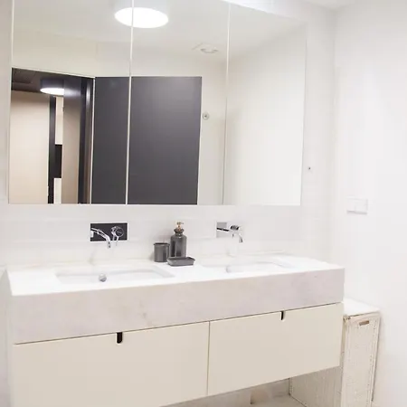 Daire Flh Augusta's Arch Sophisticated Flat *